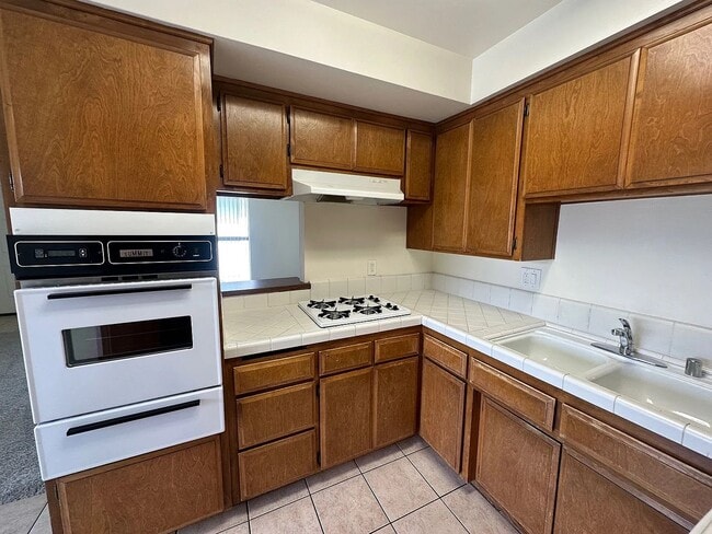 Photo - 12425 Paramount Blvd Unit 3