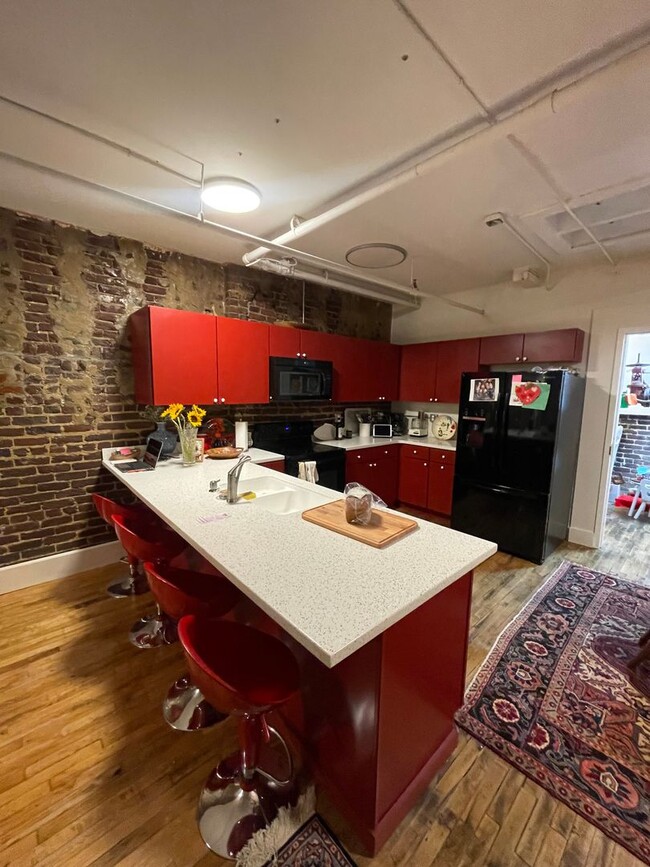 Photo - 122 S Gay St Apartment Unit Com B122