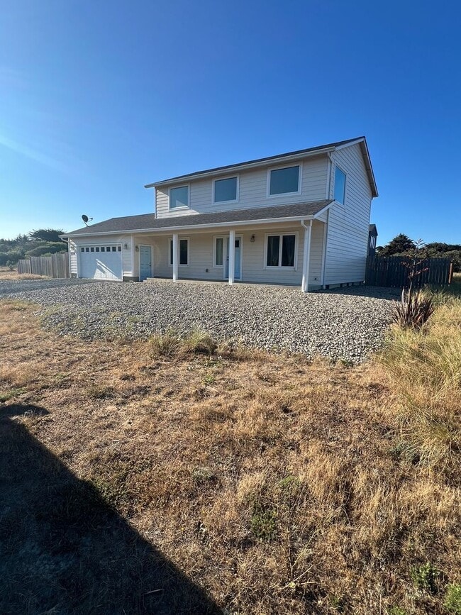 Photo - Beautiful 3 bedroom, 2 1/2 bath House with Ocean View!