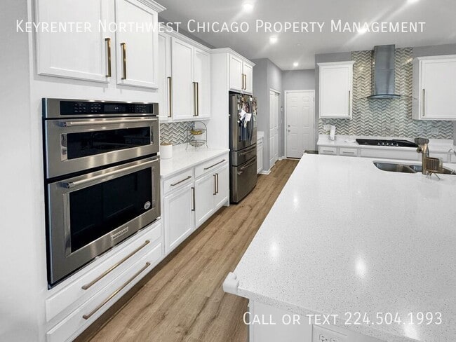 Photo - 142 Roslyn Pl