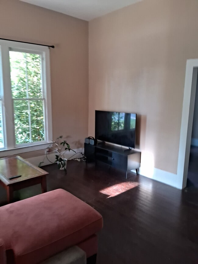 Photo - 704 S Anglin St Unit Private Guest Suite #2