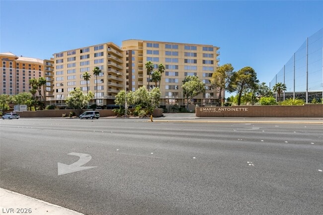 Photo - 205 E Harmon Ave Unidad 1003