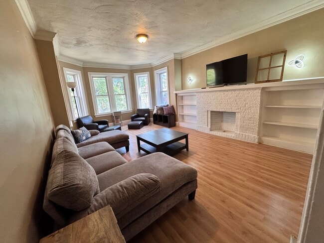 Photo - 8216 S Maryland Ave Unit Apt 2