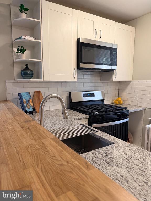 Photo - 5359 Ames St NE