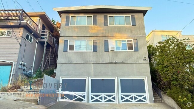 Building Photo - 1130 Wellington St Unit #2 Rental