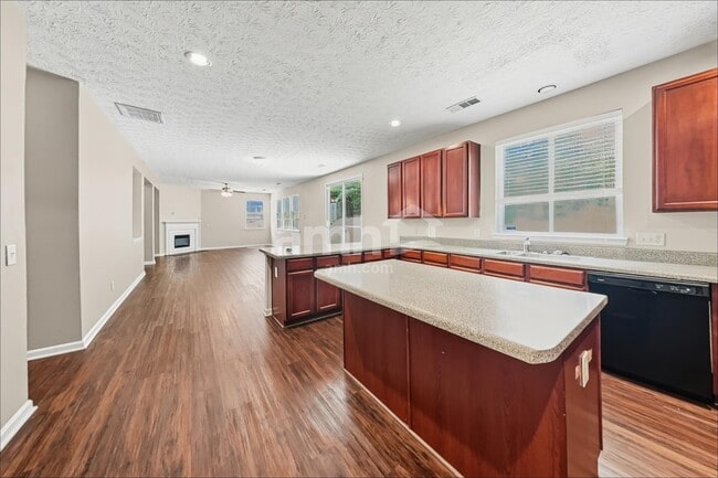 1995 Cutleaf Creek Rd SE
