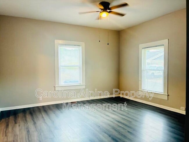Photo - 330 D St