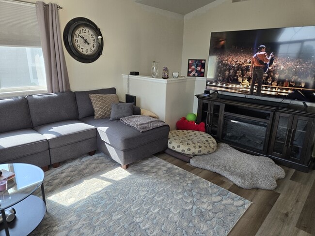 Photo - 1343 S Cora Ave