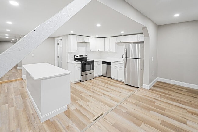 Building Photo - 98 Southville Rd