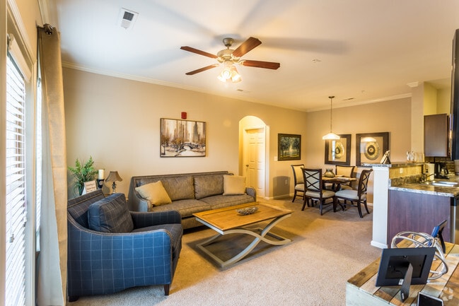 Vintage Creekwood Park Apartments
