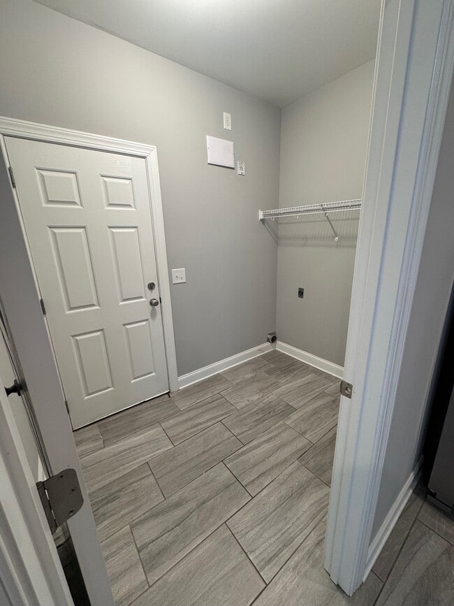 Photo - 274 Savannah Ave NE