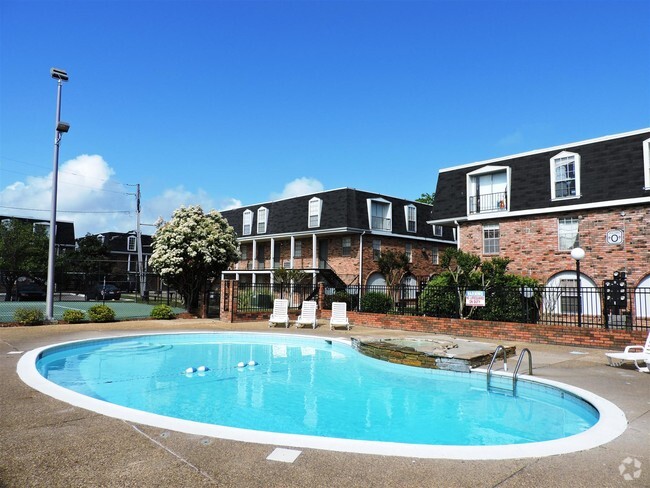 Building/Pool Photo - Maison D Orleans Rental