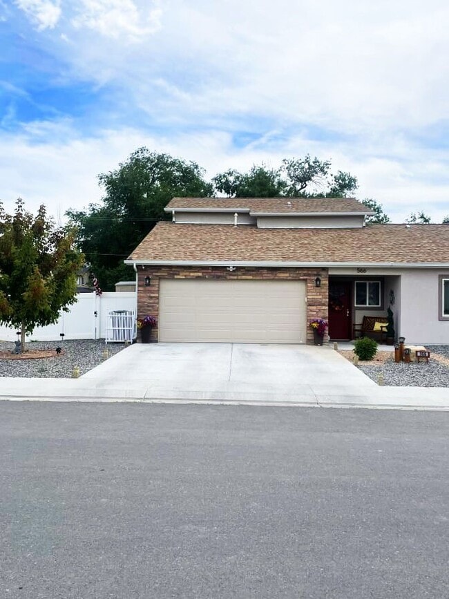 566 Graff Meadows Dr