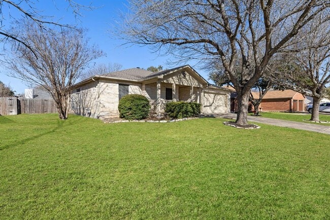 Photo - 3812 Eagles Nest St