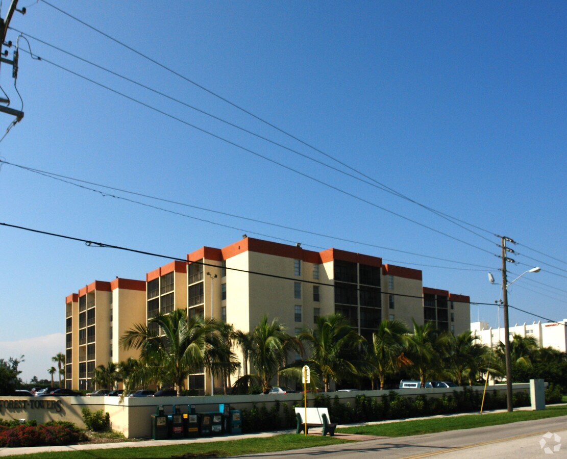Nautilus Apartments - Nautilus Apartments