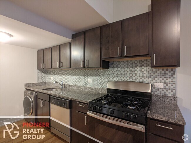 Building Photo - 2822 N Mildred Ave Unit 1 Rental