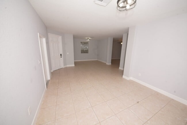 Photo - 5095 Rambler Rose Way