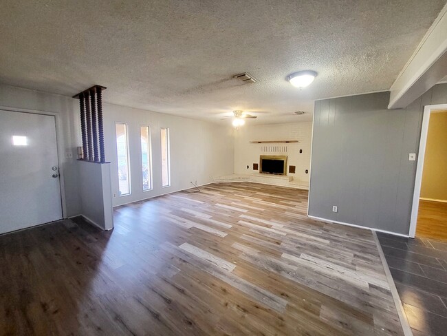 Photo - 2207 41st St