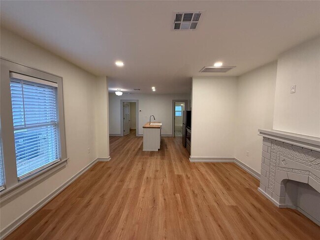 Photo - 1203 Military Ct