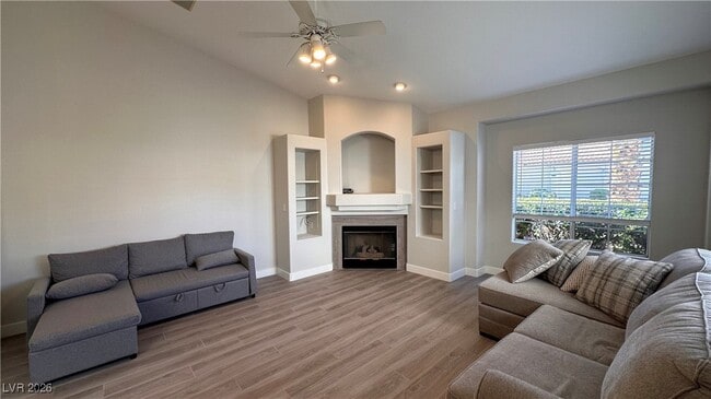 Photo - 5252 Island Chain Rd