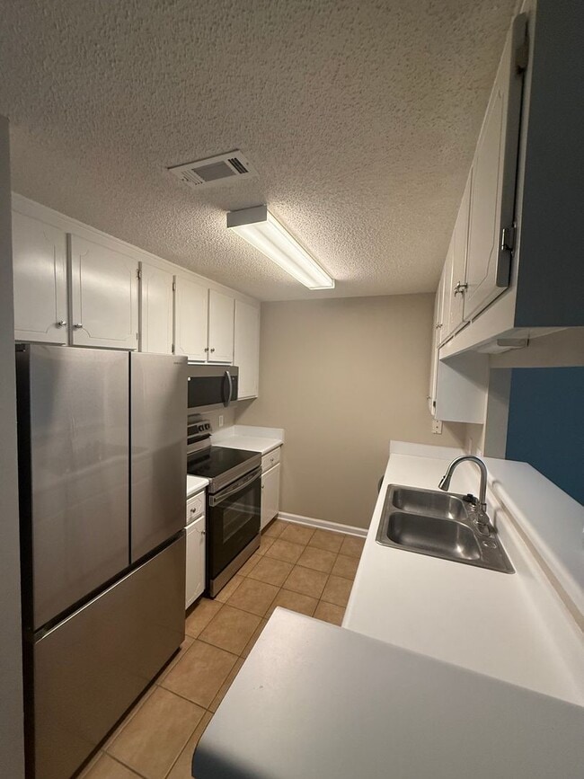 Photo - 123 Woodberry Dr