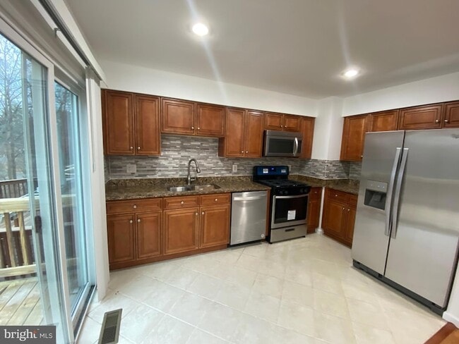 Photo - 14817 Winding Loop