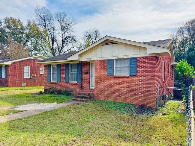 Photo - Charming 3-Bedroom Brick Home with Beautiful Hardwoods!
