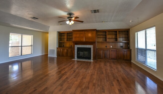 1008 Linda Joy Dr