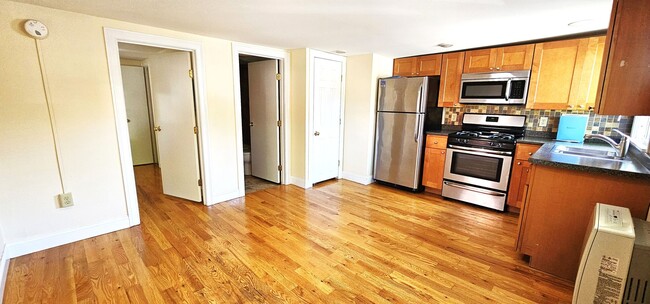 Building Photo - 155 North St Unit 1