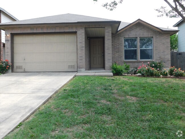 Building Photo - Beautifully maintained 3-bedroom, 2-bath home