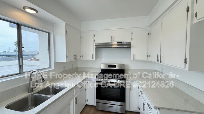 11300 Acacia Avenue - 11300 Acacia Avenue Unidad C