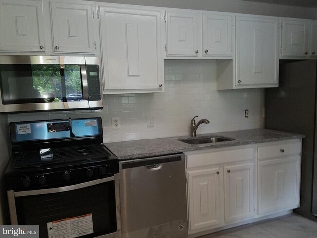 Building Photo - 491 N Armistead St Unit 301