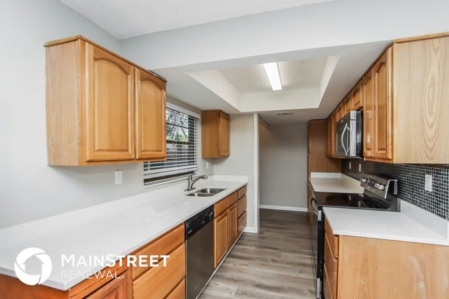 Photo - 977 Beacon St NW