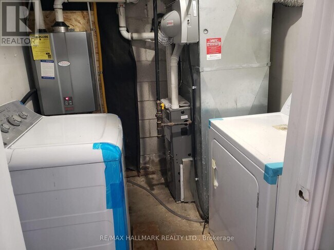 Photo - 70 Eileen Ave