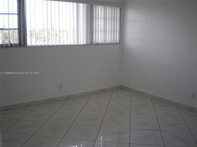 Photo - 1460 NE 169th St Unit 310