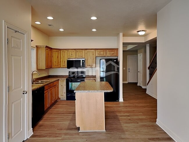 Photo - 247 Boston Dr