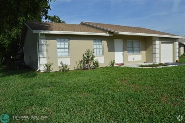 Building Photo - 19376 Delaware Cir Rental