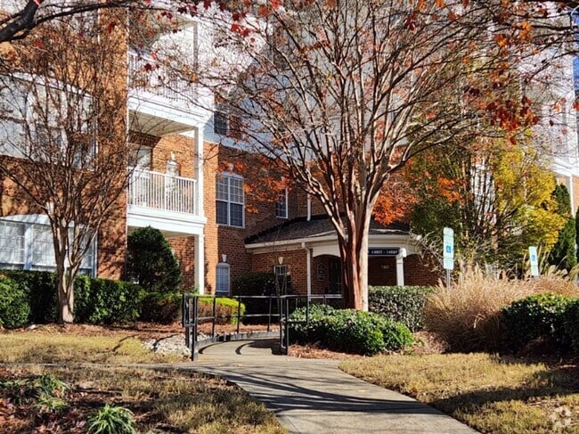Building Photo - 3 Bedroom 2 Bathroom Condo in Belle Vista ...
