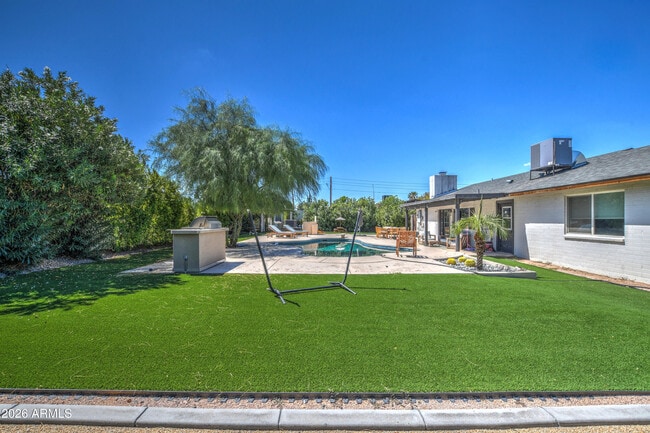 4011 E Hancock Dr