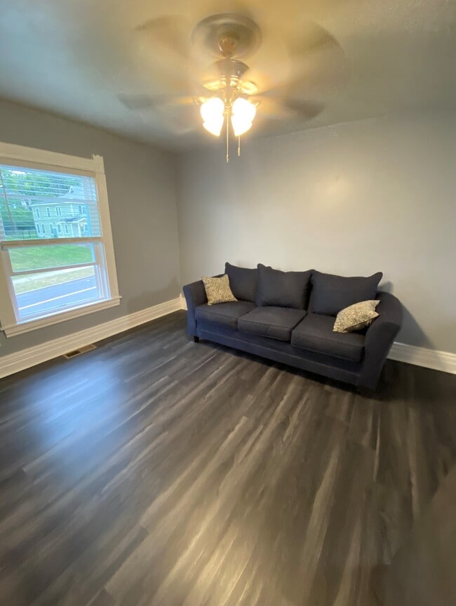 Photo - 206 Columbus Ave Unidad 2