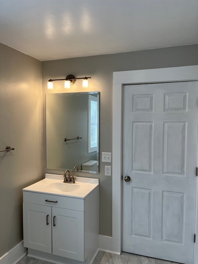 Photo - 1227 W 22nd St