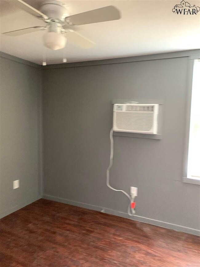 Photo - 1704 Pearl Ave