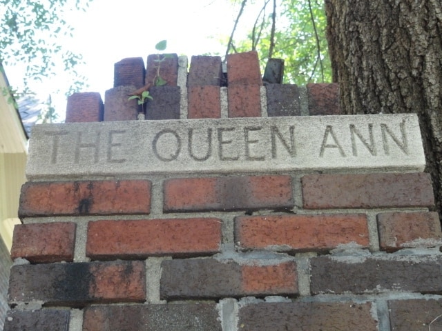 Photo - 219 E Ormsby Ave