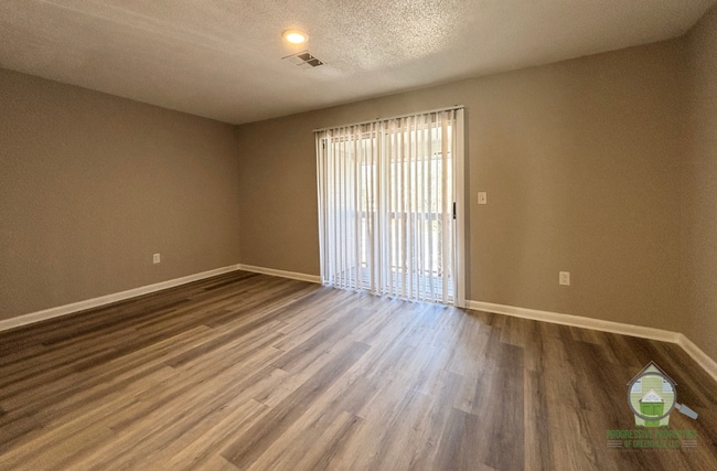 Photo - 500 Fairview St Unit C6