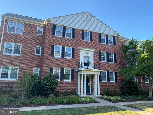 Building Photo - 6731 W Wakefield Dr Unit B1 Rental