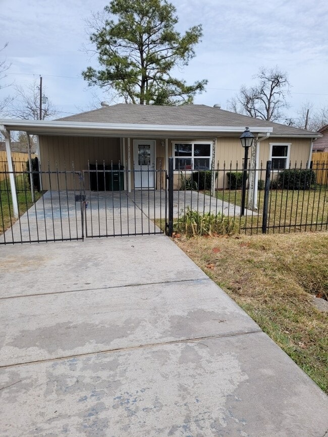 Building Photo - 7617 Delavan Dr Rental