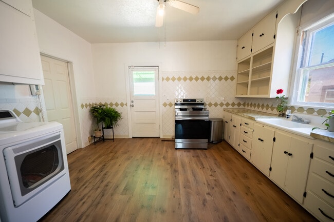 Photo - 2120 E Evans Ave