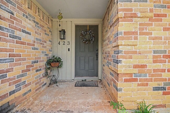 Photo - 423 Merriweather St