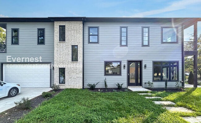 Photo - 415 S University St