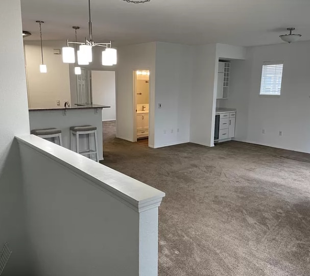 Building Photo - 1220 NE Horizon Loop Unit 109